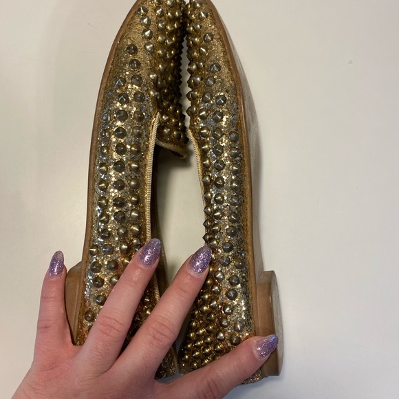 Steve Madden Gold Spike Flats - Picture 5 of 7